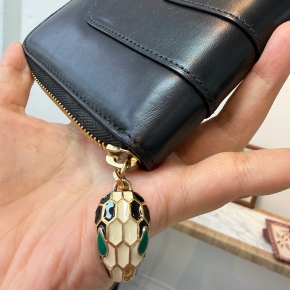 Bulgari Black Leather Zip-Around Wallet with Serpent Charm - Picture 3 of 6